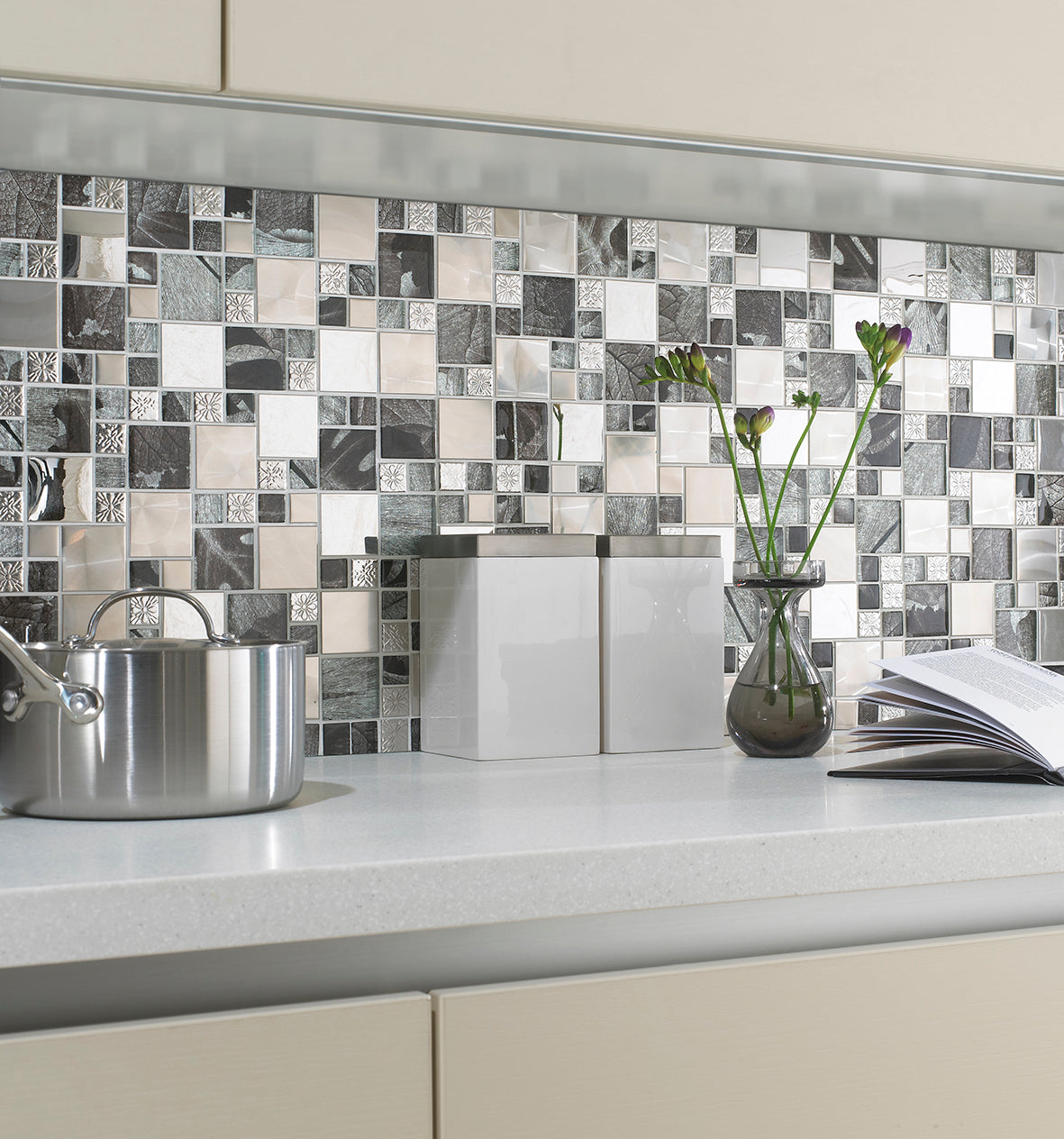 Saturn Silver Glass/Metal Mix Modular Mosaic Tile  - 300mm x 300mm x 8mm (Covers 0.09m2)