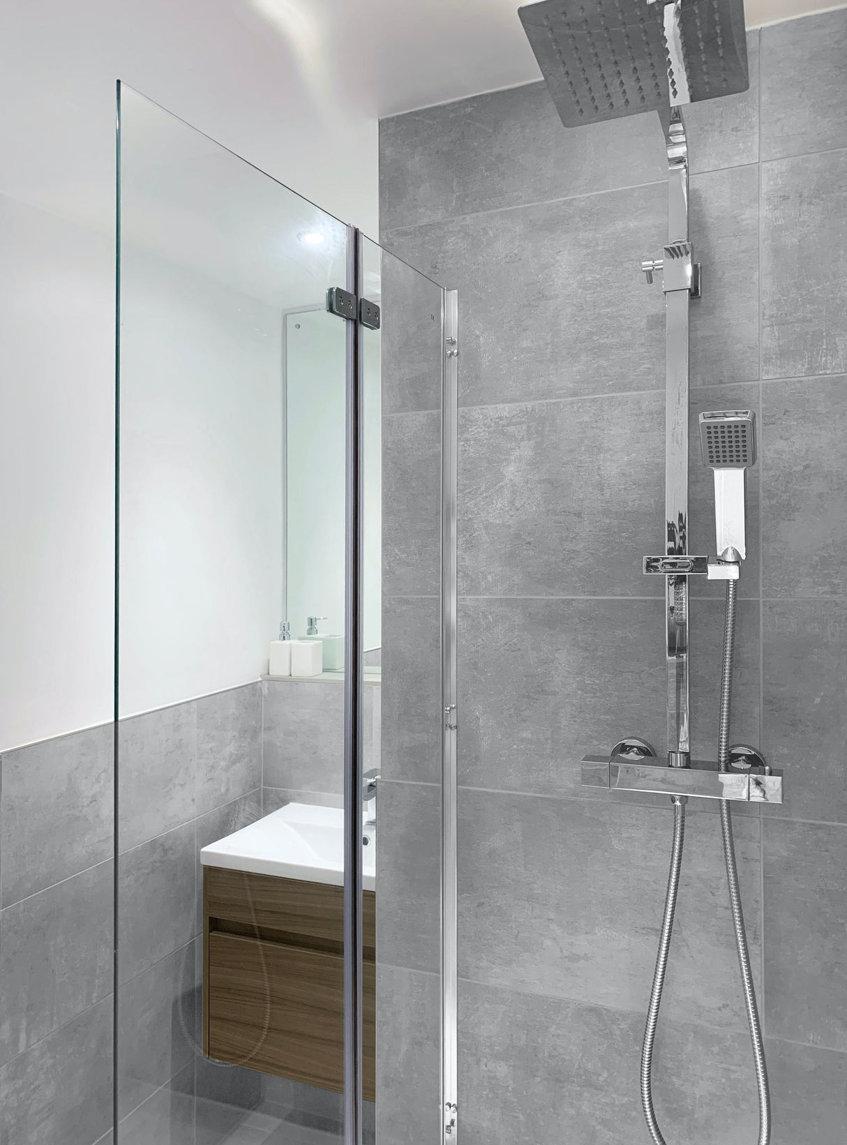 Linton Ash Glazed Porcelain Wall & Floor Tile 300mm X 600mm X 9mm - Pack Of 7 - Covers 1.25m2